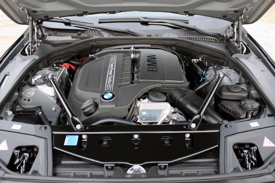  BMW 535i 2011 года  (фото 32 из 48)